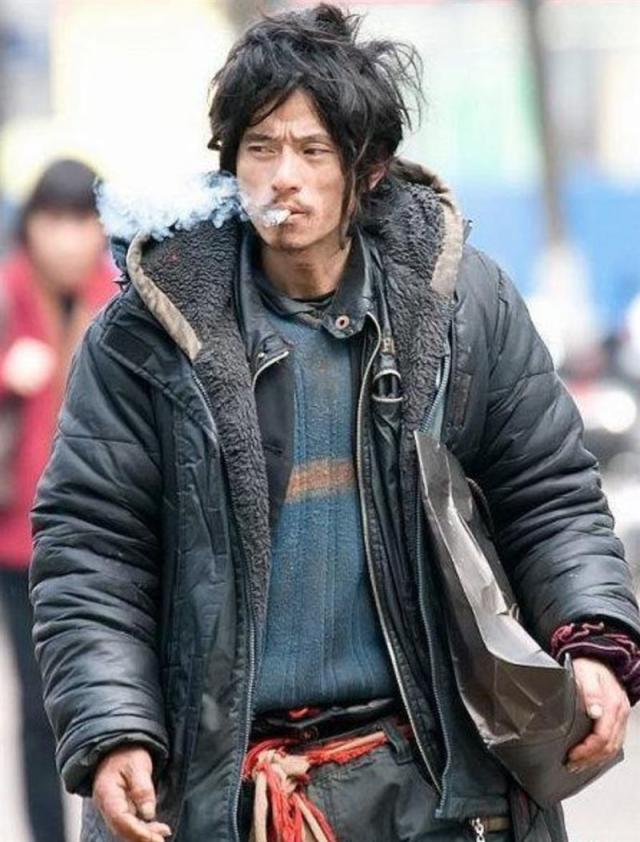 tramp是什么意思？vi. 脚步沉重地行走；践踏，踩；流浪tramp 的学习方法【知识点总结】_夸克英语笔记